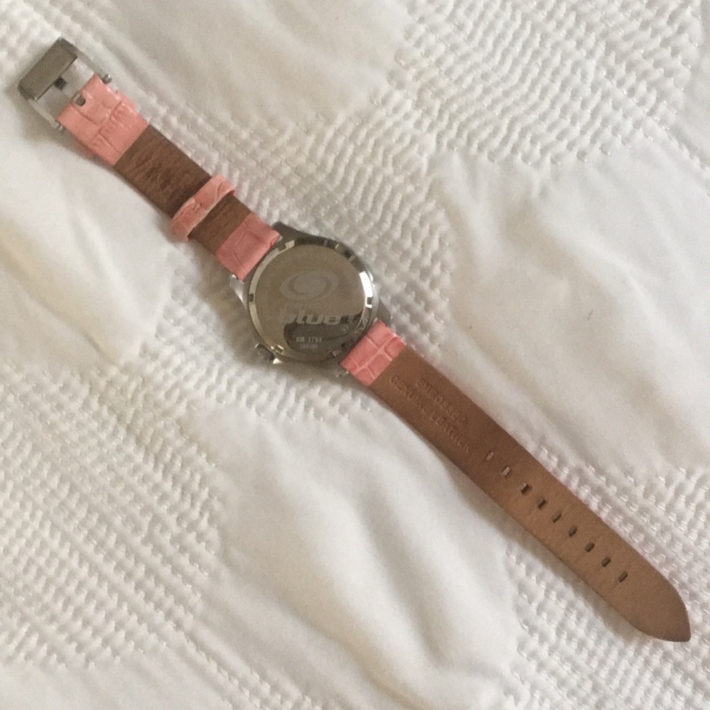 Pink Fossil Watch - Picture 3 of 4